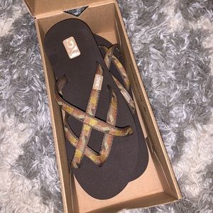 Teva Olowahu Sandals
